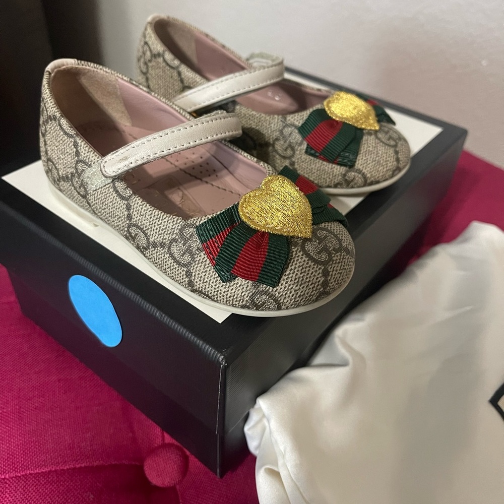 Gucci baby girl flats